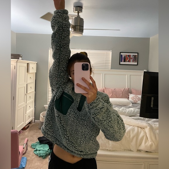 LA hearts sherpa quarter zip - Picture 2 of 7